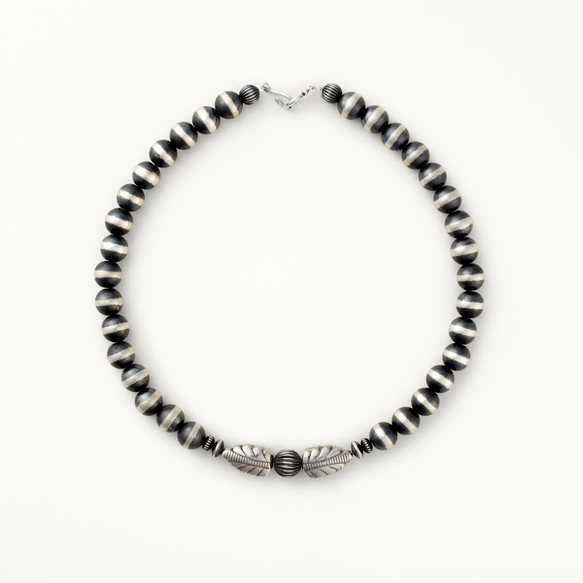 10mm Santa Fe Pearl Leaf Necklace