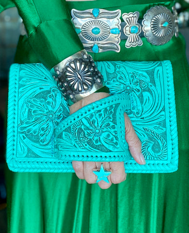 Turquoise El Guante Clutch